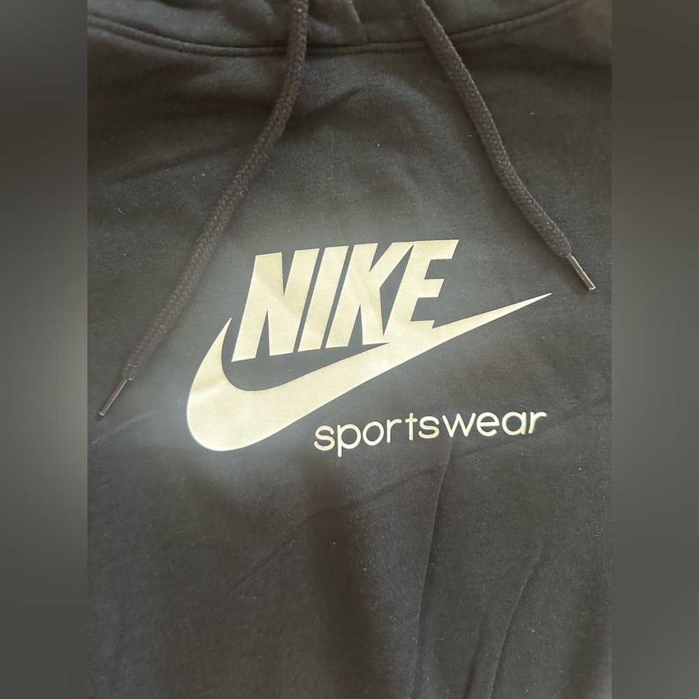 NWOT Nike heritage hoodie women’s black with colorful shoulder trim size large - Picture 6 of 6